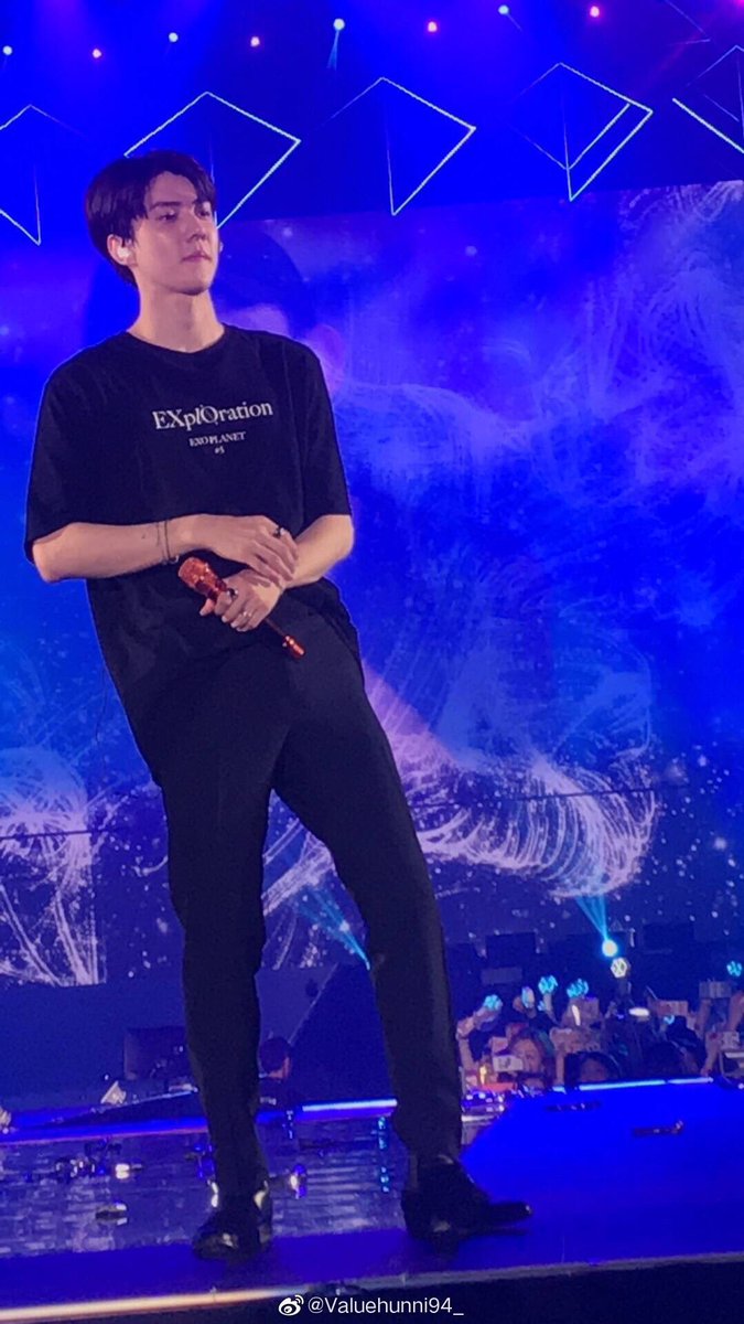 sehunspics's tweet photo. HUGE https://t.co/B2JE2xPm7W