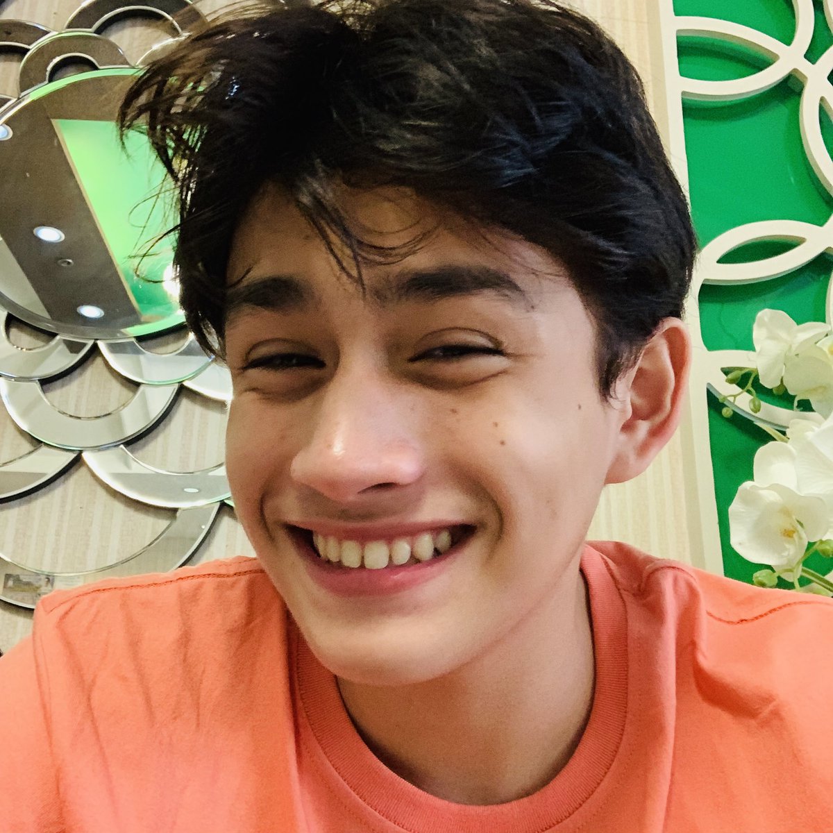 tanredroncal's tweet photo. ✌️ https://t.co/bOjh4mwNMY