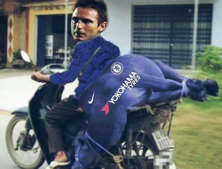 sidchan's tweet photo. Steady Lampard membantu fan #ManUtd dalam upacara korban tahun ni. Alhamdulillah semoga diberkati #CFC #KTBFFH #Lam4 https://t.co/hjf5TDx3Tv