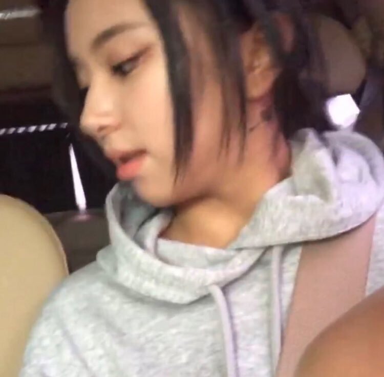 Panpan If Chaeyoung S Neck Tattoo Is True Then It Explains The Bandaid There
