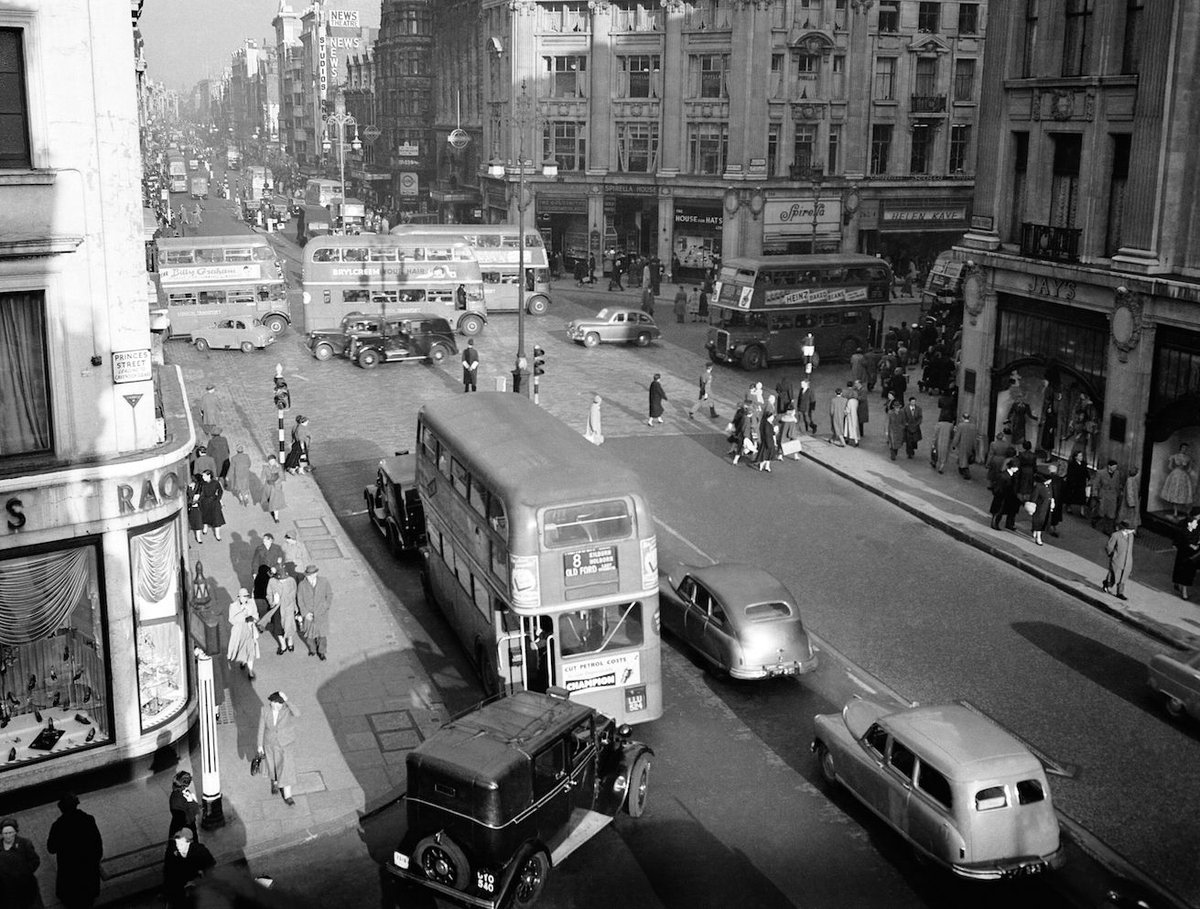robnitm's tweet photo. Oxford Circus, 1st April 1954 https://t.co/8M9rLqTxvs