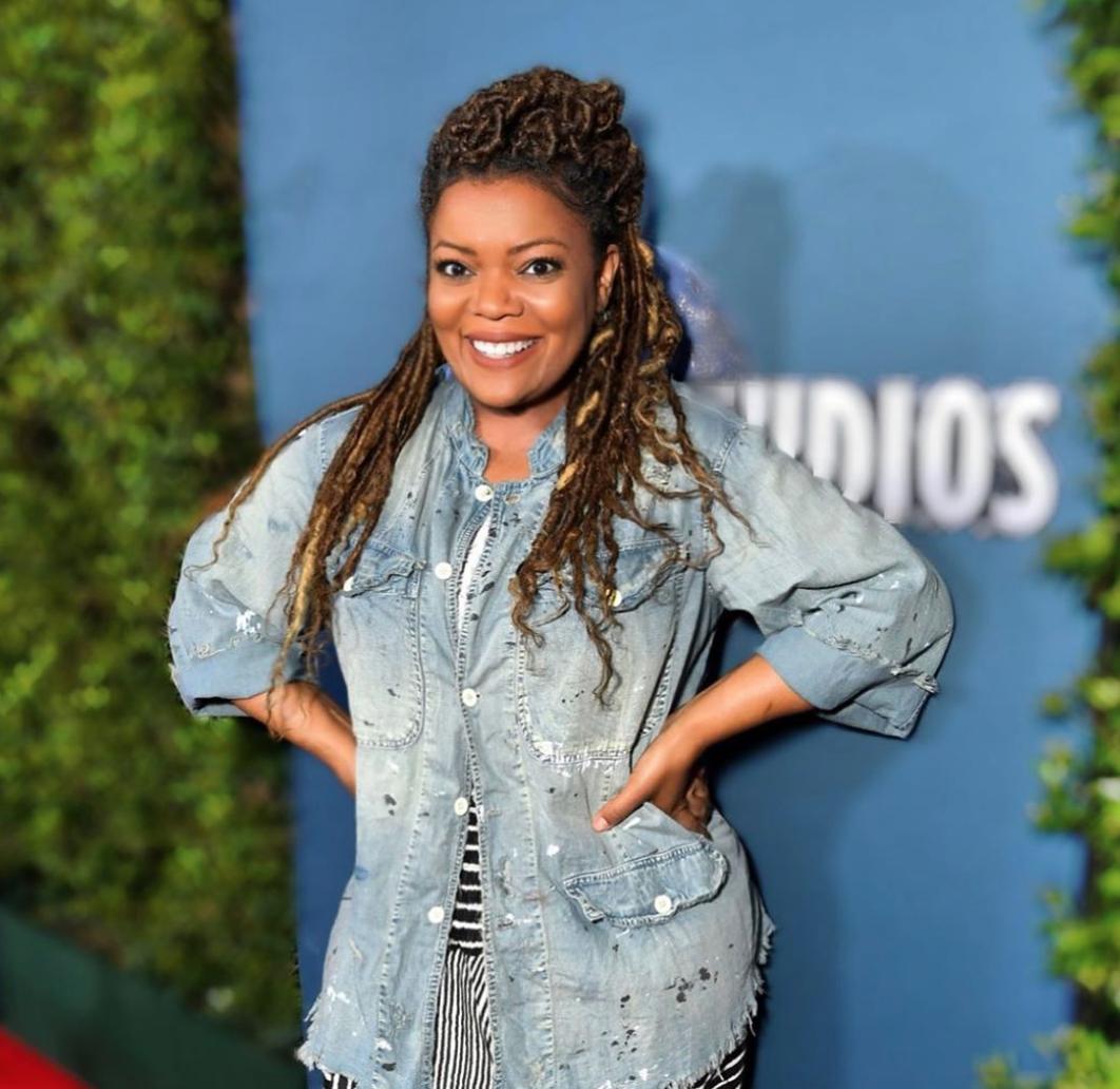 Happy Birthday Yvette Nicole Brown ( We hope you have an amazing day! 