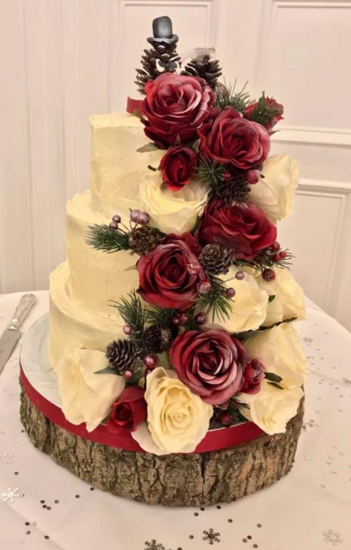 A few cakes to cast your eye over, from some of our wedding celebrations this year. #cakes #MondayMotivaton #mondaythoughts #notjustlakes