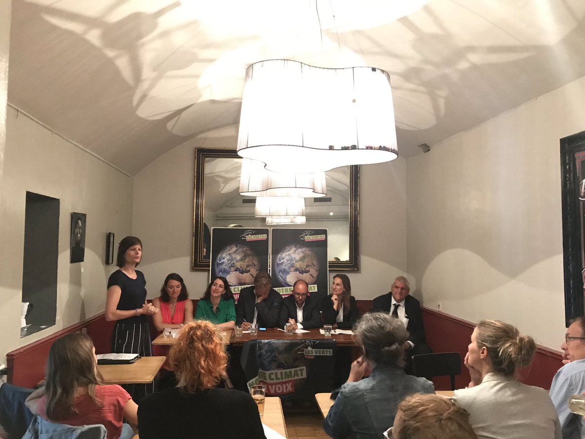 XavCompany's tweet image. Lancement de campagne pour les #EF2019 à la #Bossette ! Beaucoup de monde, en plus des candidats, et une grande motivation des sortant•e•s et des têtes de listes qui s’expriment pour poursuivre la #vagueverte lancée ces dernières années.. #ElectionsClimat2019 #Annéeféministe