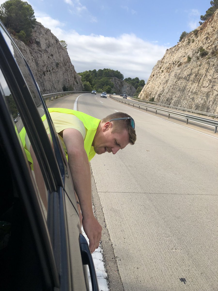 domilidc's tweet photo. Having to stop on a busy highway with 2 children in the car because @Europcar have given us a car with the bumper duck taped on. https://t.co/O1T7oVQae4