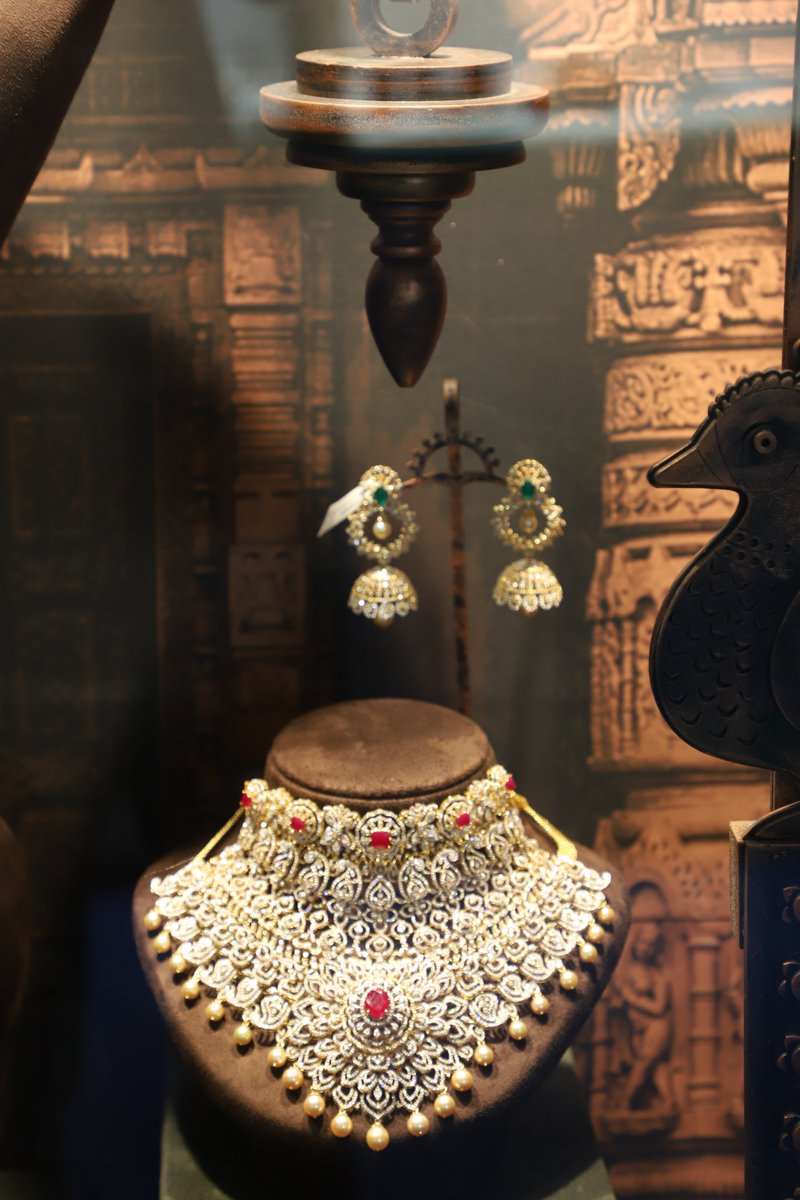 GJEPCIndia's tweet photo. Jewellery Exhibits at #IIJSPremiere2019.
#Jewellery #IIJS2019 #Gems #Jewellery #BombayExhibitionCentre #Mumbai #India https://t.co/hDD4ETmL9M