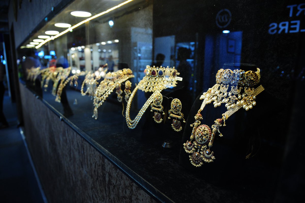GJEPCIndia's tweet photo. Jewellery Exhibits at #IIJSPremiere2019.
#Jewellery #IIJS2019 #Gems #Jewellery #BombayExhibitionCentre #Mumbai #India https://t.co/hDD4ETmL9M