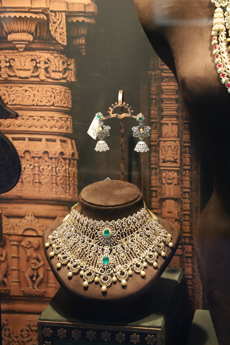 GJEPCIndia's tweet photo. Jewellery Exhibits at #IIJSPremiere2019.
#Jewellery #IIJS2019 #Gems #Jewellery #BombayExhibitionCentre #Mumbai #India https://t.co/hDD4ETmL9M