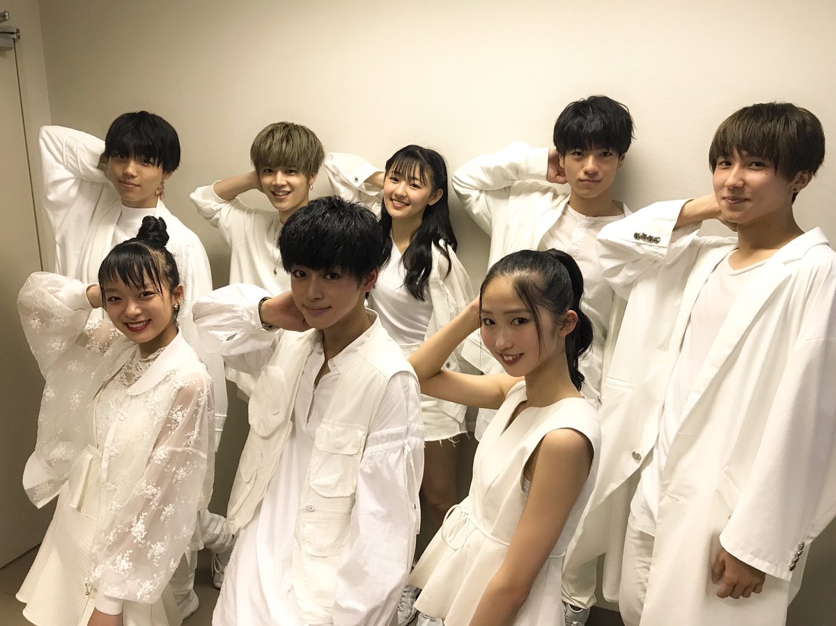 JOE_0228__'s tweet photo. 【Da-iCE BEST TOUR 2019 千葉公演】
2日目ありがとうございました🙇♂️✨
今日で #Da_iCE_BEST を一緒に回らせて頂くのは最後でした。
場所をお貸しくださった #Da_iCE さん、スタッフさん、足を止めてくださった皆さん本当にありがとうございました!
引き続き #エイジェニック 全員で頑張ります! https://t.co/YuL7VmGcGY