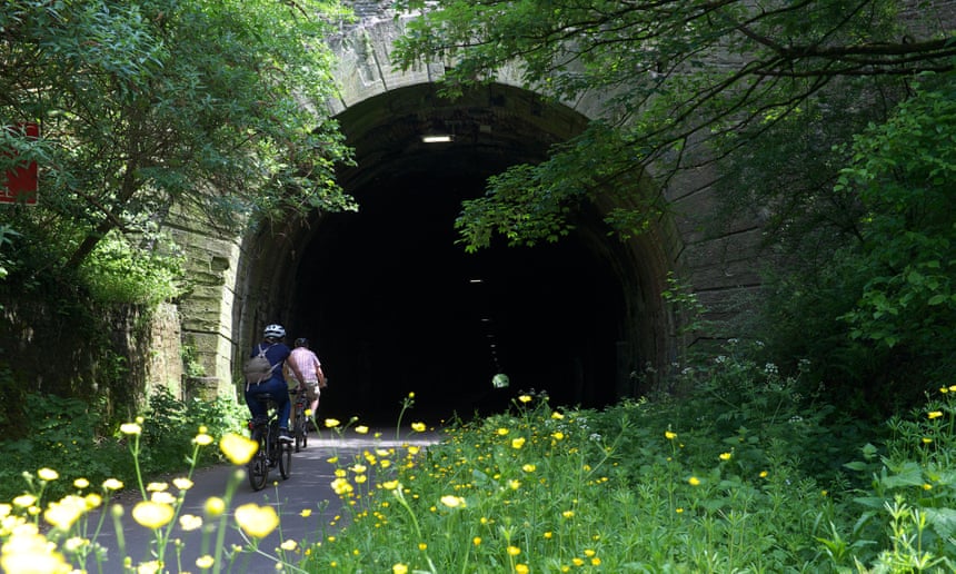 SustransSouth's tweet photo. Great to see the Bristol and Bath Railway Path featured in the @guardian's 10 top tips for #Bristol: https://t.co/dsm5TGtSgt #BBRP #BBRPat40 #NationalCycleNetwork #PathsForEveryone https://t.co/o2KhYBGnko
