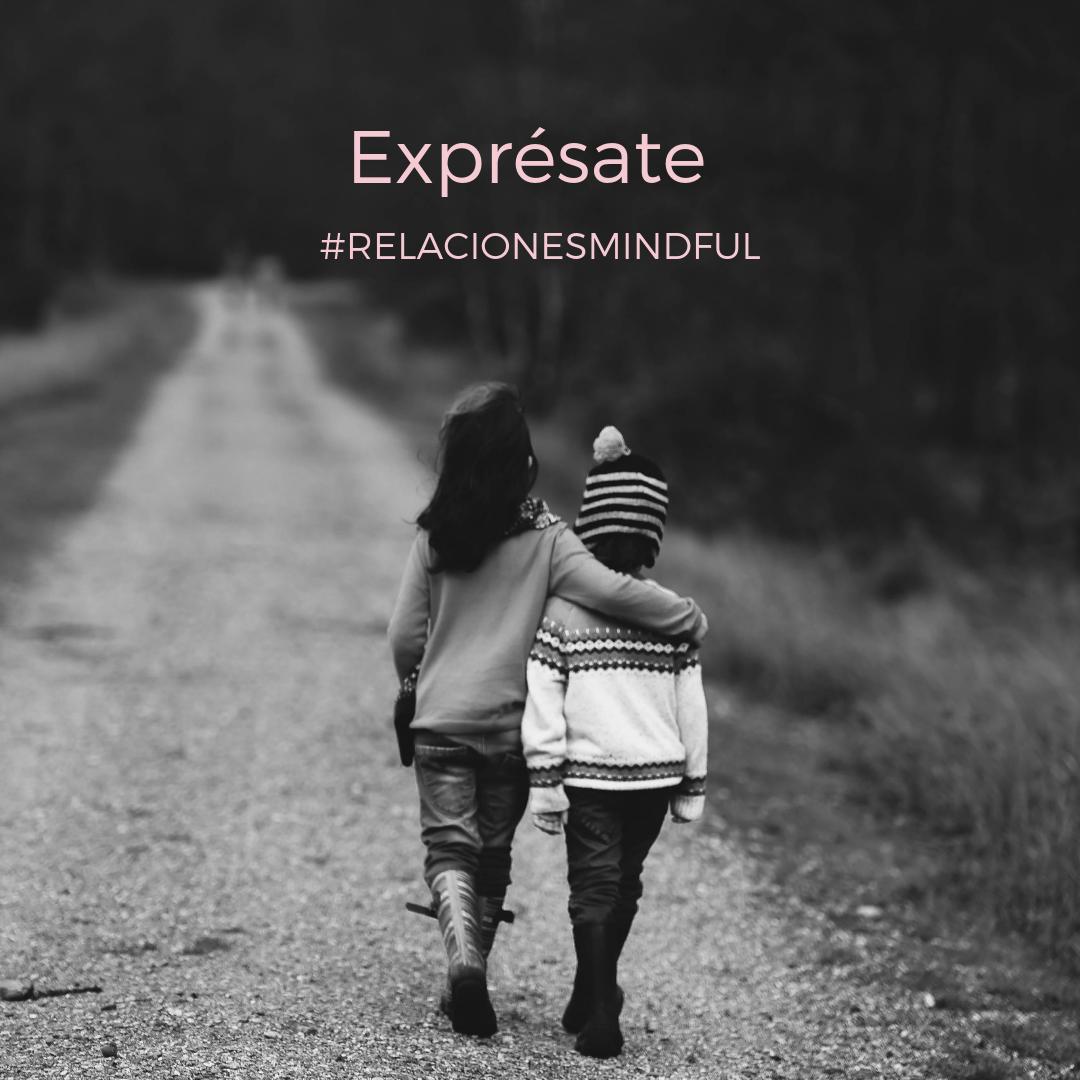 Expresar algo bonito y honesto a las personas que nos aportan en nuestra vida nos beneficia a nosotros y a ellos. Hoy te propongo que te dejes sentir... ¿A quién te apetece reconocer/agradecer/piropear? 🎁Regala unas palabras amables y honestas #mindfulness #menteencalma