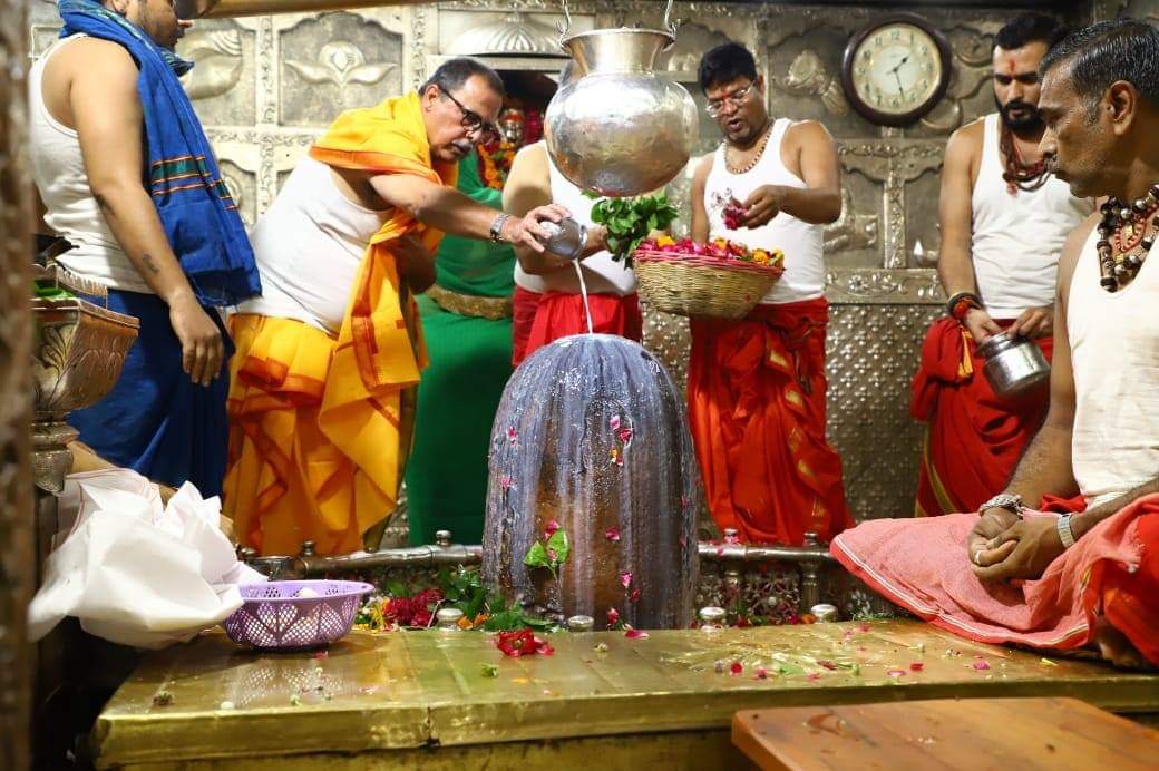 ASinghINC's tweet photo. सभी शिव भक्तों को बाबा महादेव के पावन माह सावन के चौथे सोमवार की हार्दिक शुभकामनाएं। भगवान शिव आप सभी पर अपनी कृपा दृष्टि बनाए रखें। https://t.co/hLb4xDI7MQ