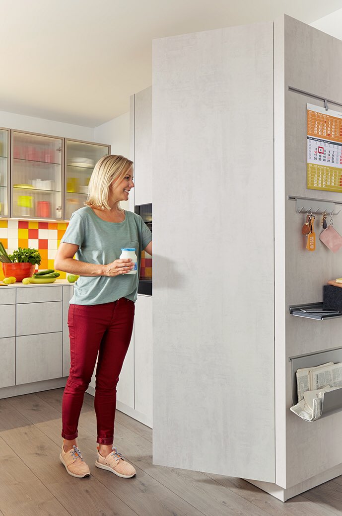 GK_Cardiff's tweet image. The true handleless kitchen. Push to open. Push to close (or nudge it with your knee) #schuller #germankitchens #handleless #kitchendesign #contemporarykitchens #interiors #artisaninteriors #cardiff