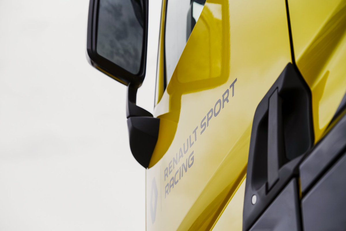RenaultTrucksUK's tweet photo. Countdown to Convoy! π
Only two days until Convoy in the Park kicks off and what a show-stopping stand we have. π
To name just a few of the highlights, the #RenaultTrucks stand will have a limited edition #t_high Sport, a Renault Premium race truck and a #RangeC tridem. π https://t.co/dMO1MEvRhZ