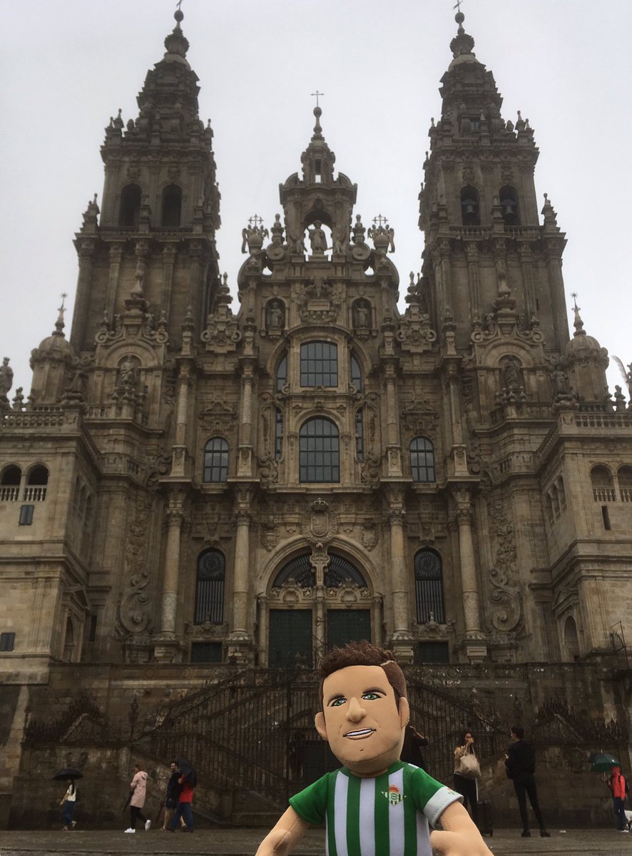 BCreaturesES's tweet photo. @joaquinarte llega a Santiago!! Desde Roncesvalles a Santiago 755,8 km - #bleachercreaturesspain #caminodesantiago #caminosantiago https://t.co/v07GpOmvru