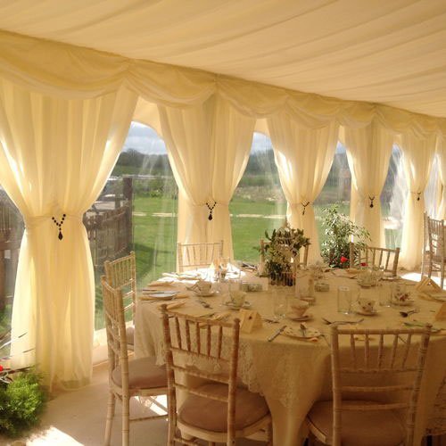 Littywood Manor is the most beautiful moated 14th century house. It has two rooms licensed for weddings, the drawing room and morning room, both of which can seat up to 40 guests. They have a marquee space which seats 150 guests for an evening reception. 

independent-weddings.co.uk/littywood-mano…