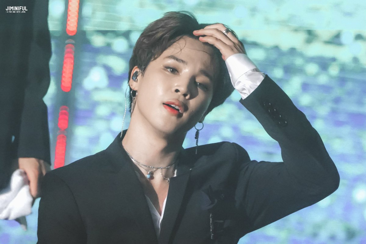 TrangTit7's tweet photo. Vuốt hói đầu chưa nạ 😍#JIMIN #BTS @BTS_twt https://t.co/902jkkGvbd