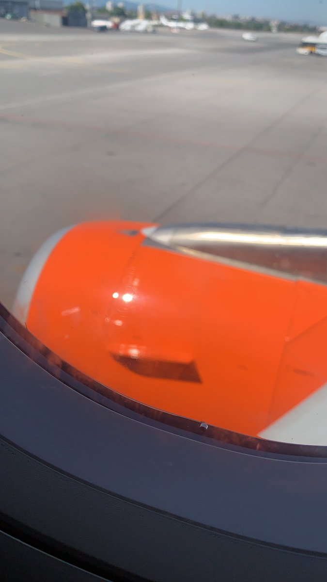 aronleaf11's tweet image. Stuck in Bulgaria because easy jet can’t get there shit together! #useless #easyjet #freetapwater #bozoseverywhere