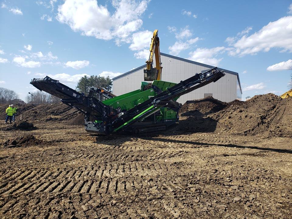 Evo_Quip's tweet photo. Dealer Focus: Powerscreen New England
This team live &amp; breathe equipment. Decades of knowledge &amp; their "Rock Solid Service" = ideal dealer for EvoQuip in 6 state New England region. 🇺🇸 👍🚛

Call to find out more +1 860-627-6596 #PowerscreenNewEngland #RockSolidService #EvoQuip https://t.co/k8j47lcCIa