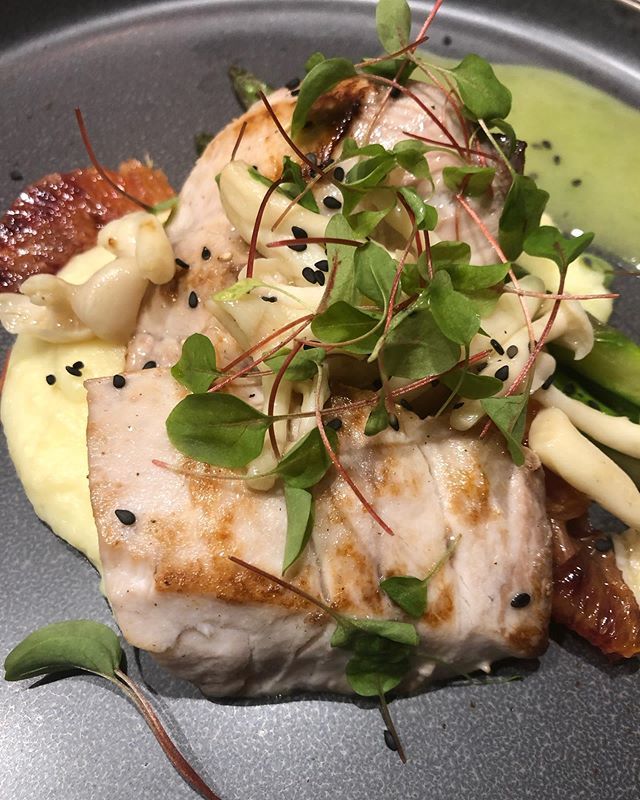 mauimace's tweet photo. #4top tonight with #3courses 👨🏻‍🍳#privatechefmaui #hawaiiprivatechef #mauiprivatechef #rjgourmetmaui https://t.co/BzQjPiKpHV