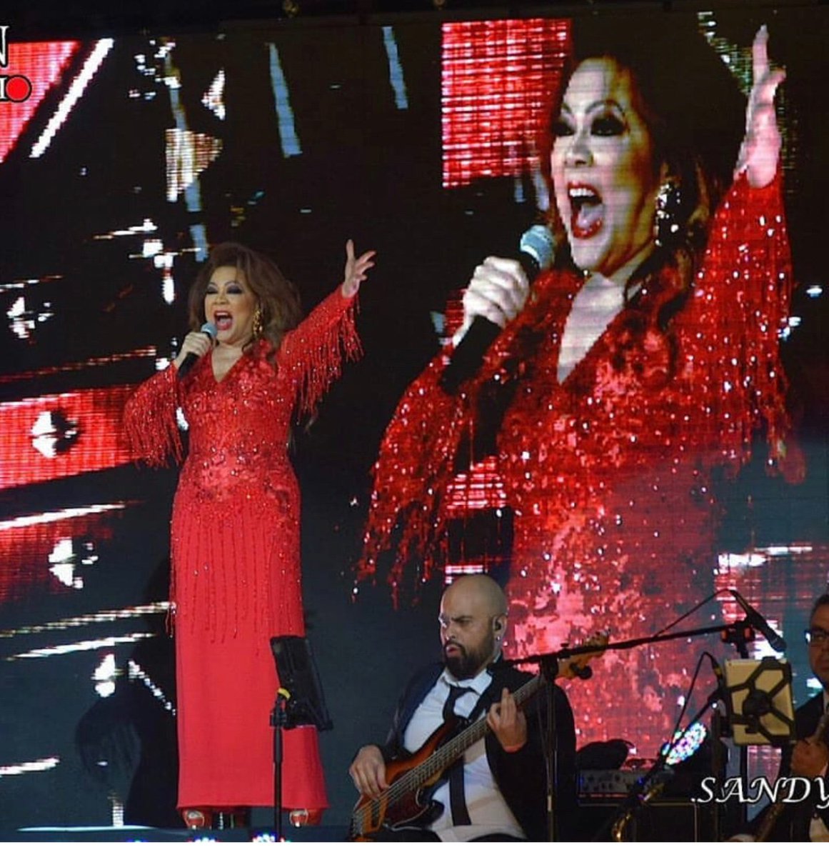 carrascoangela1's tweet photo. @LauraLeonOF Te quiero y te esperoooooo!!!!!! https://t.co/vzbkwVH0fo