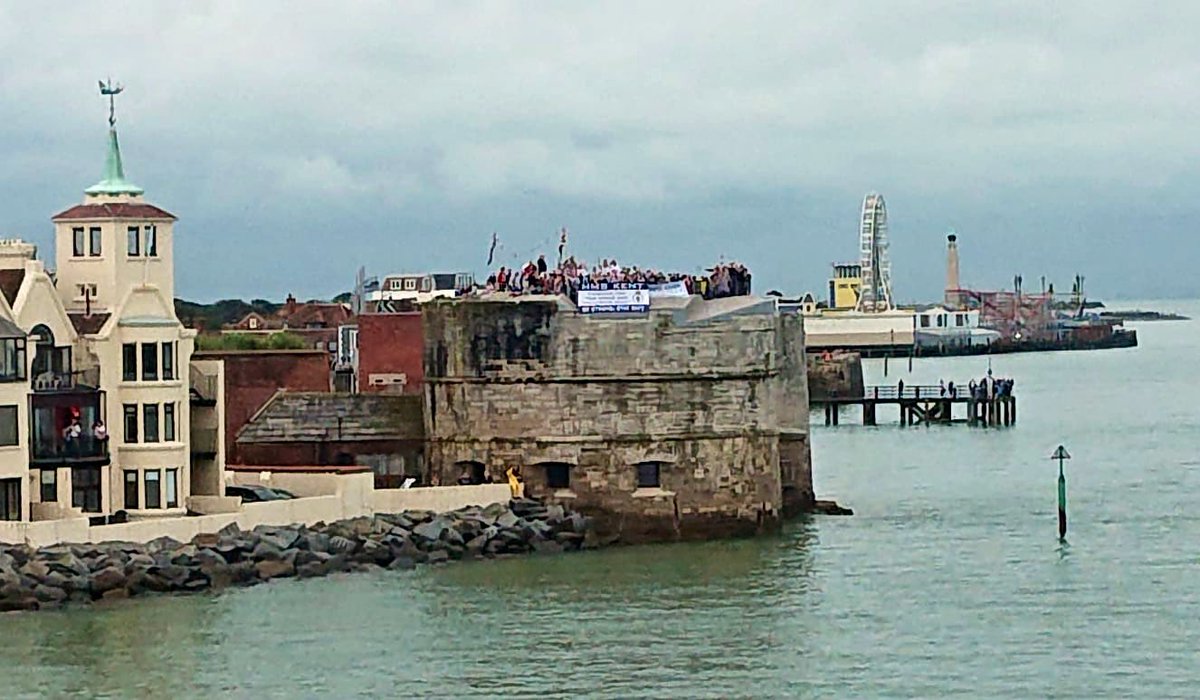 HMS Kent tweet media