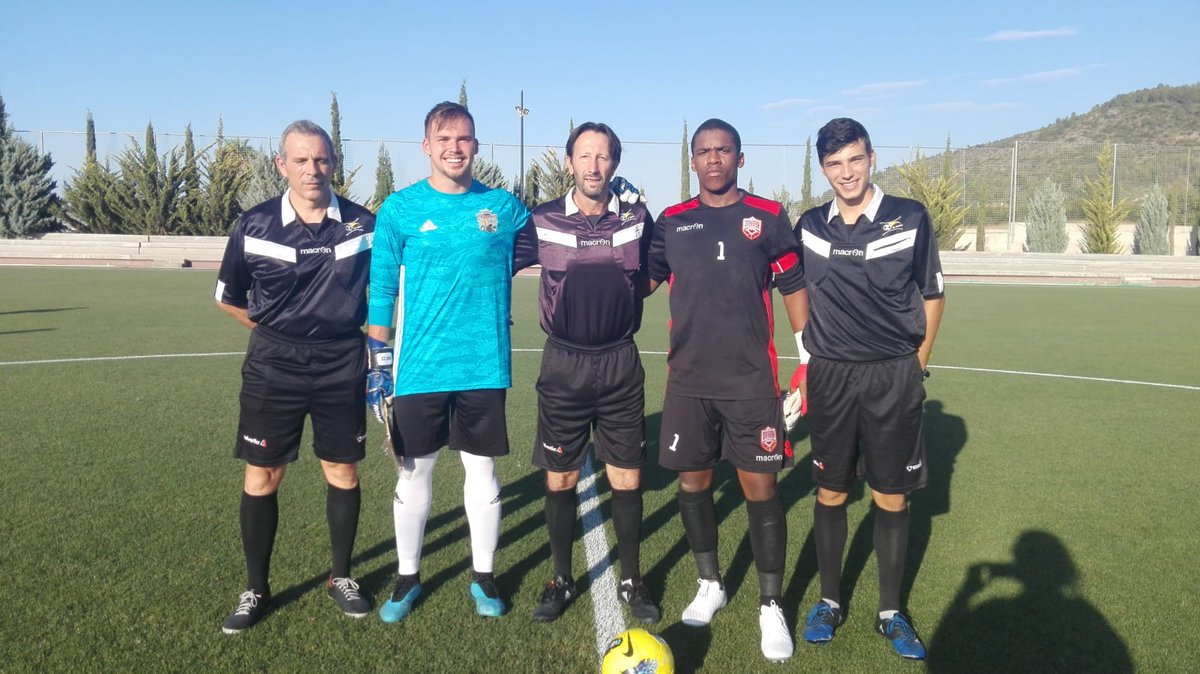 tuarbitro's tweet image. Sufriendo el calor del verano y disfrutando de la pretemporada una vez más.