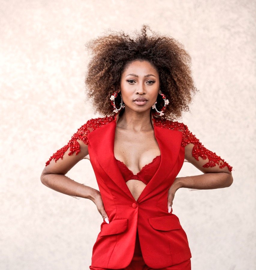 TeamEnhle's tweet photo. Glow-Getter (n).
"A driven, busy woman who strives to achieve her goals in life while attaining a beautiful glow both inside and out."
Happy women's month Empress @enhlembali! ✊🏾👑🎓💫❤️ #Simplylove #Simplylive #SimplyEnhle #EmpressEnhle https://t.co/occIkvEgU2