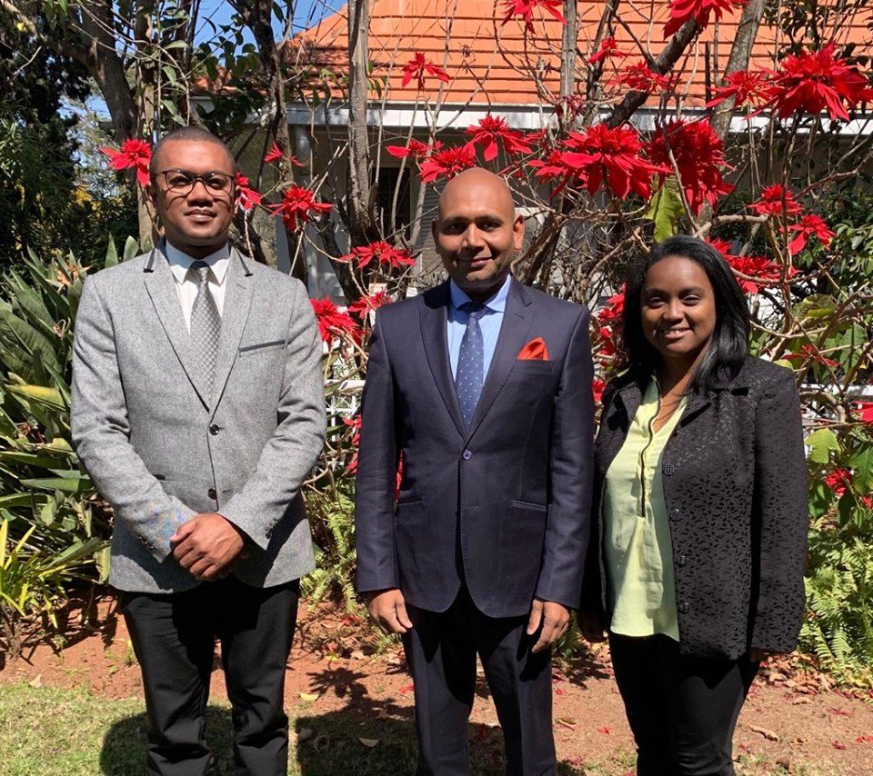 Rencontre entre les Représentants du  #STPCA Madagascar (Secrétariat Technique pour la Coordination de l'Aide) et l'Ambassadeur de l'#Inde pour discuter de la coopération entre l’Inde et Madagascar 🇲🇬 en matière de développement.<a href="/IndembTana/">India in Madagascar & Comoros</a>
