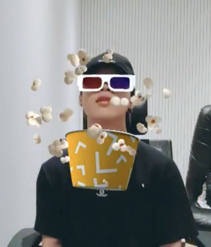 lookatmin1013's tweet photo. 🍿🍿🍿🍿🍿🍿 https://t.co/DSQdtnCDoL