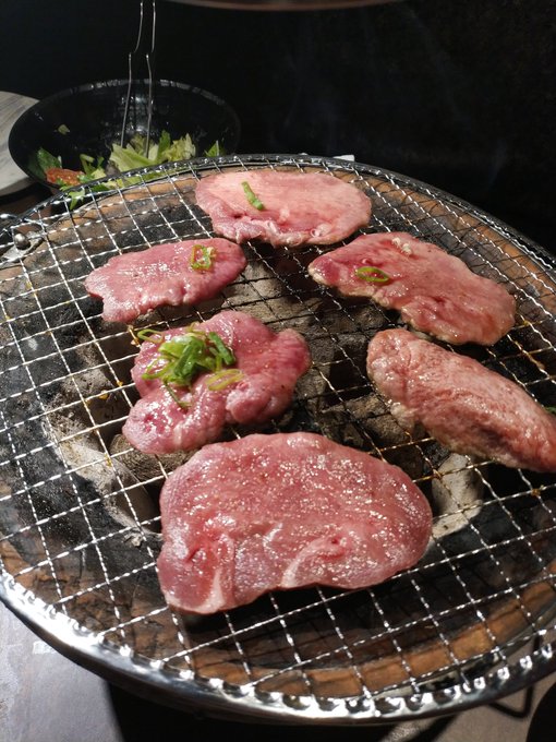 FANBOXでヤキニクしてくれた人〜!!
ありがと〜!!おいちい!😂😂😂😂 