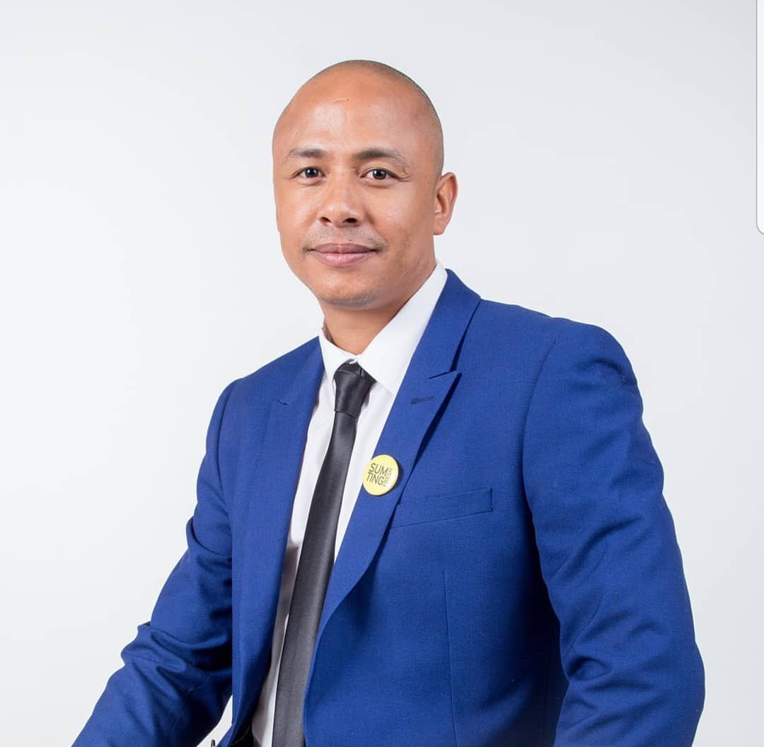 Hey guys, the Vodacom Connected Youth Roadshow is taking place today at UJ APK today from 11:45 and our first speaker is <a href="/HezronLouw/">Hezron Louw</a>🔥

#ConnectedYouth