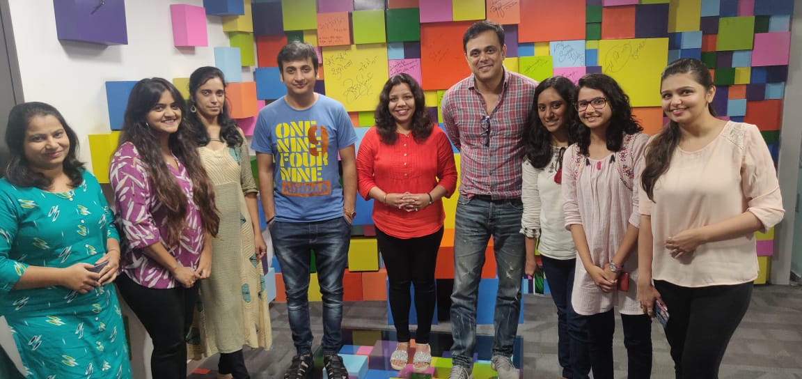 saketcomm's tweet photo. Meeting your favourite celebrity is always an experience to remember. You see them on the screen and then they are in front of you. Team Saket got a chance to meet our very own Sahil Sarabhai aka. Sumeet Raghvan and Sankarshan Karhade.
#Celebrity #SaketCommunications #MoveForward https://t.co/g9yuqMLdJ2