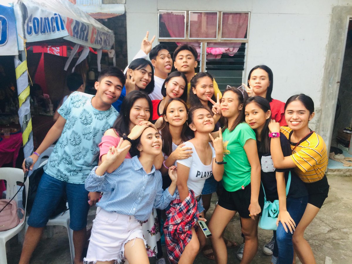 ptrcngln's tweet photo. instant mini reunion ❣️ #dashtwo https://t.co/eg8u7zhyhg