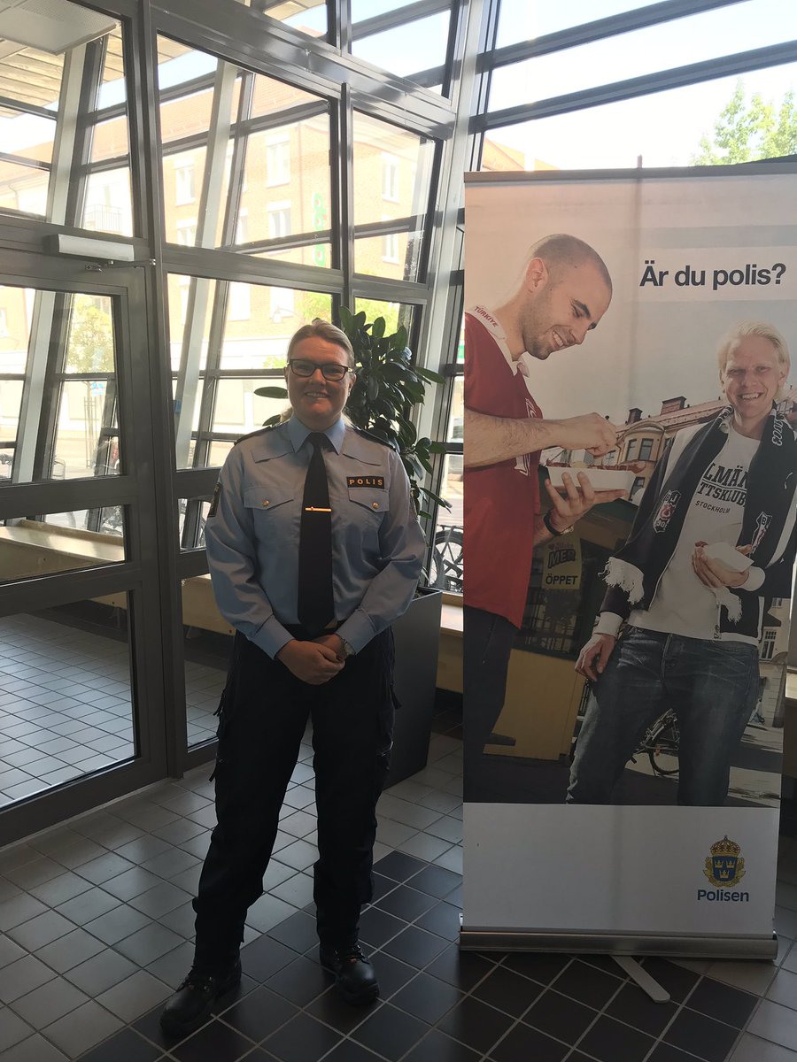 jonaseek's tweet photo. Ny kommunpolis på plats för att fortsätta det brottsförebyggande och trygghetsskapande arbetet inom Växjö lokalpolisområde. Gunilla Svensson kommer att ha ansvar mot Växjö kommun och har en gedigen bakgrund med samverkan sedan tidigare.  

Välkommen på plats. https://t.co/6B2WdrOIh6