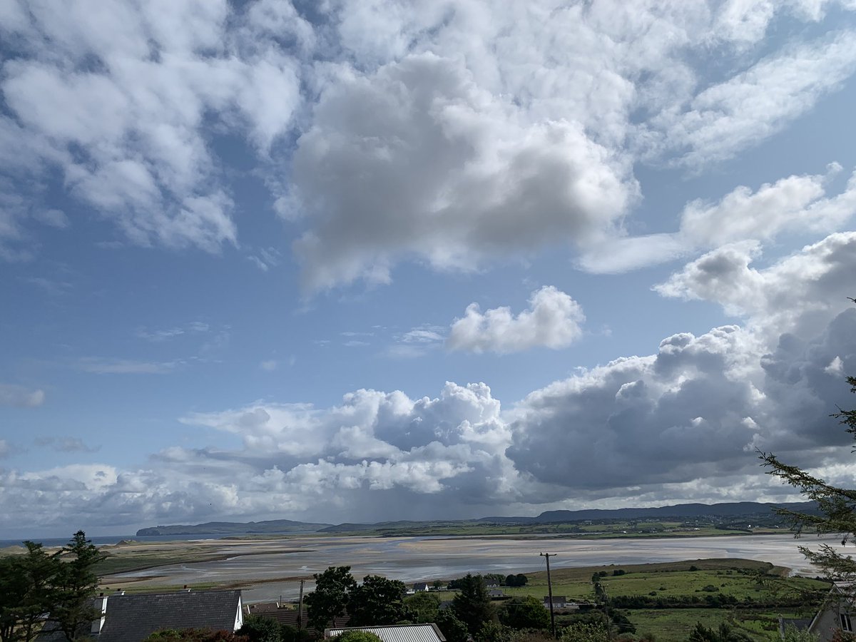 Tomas_O_Rag's tweet photo. https://t.co/GC19iJFnp5 plans to place 50 football pitch size oyster beds in this stunning bay. MAD or what? https://t.co/bx3na0muSl