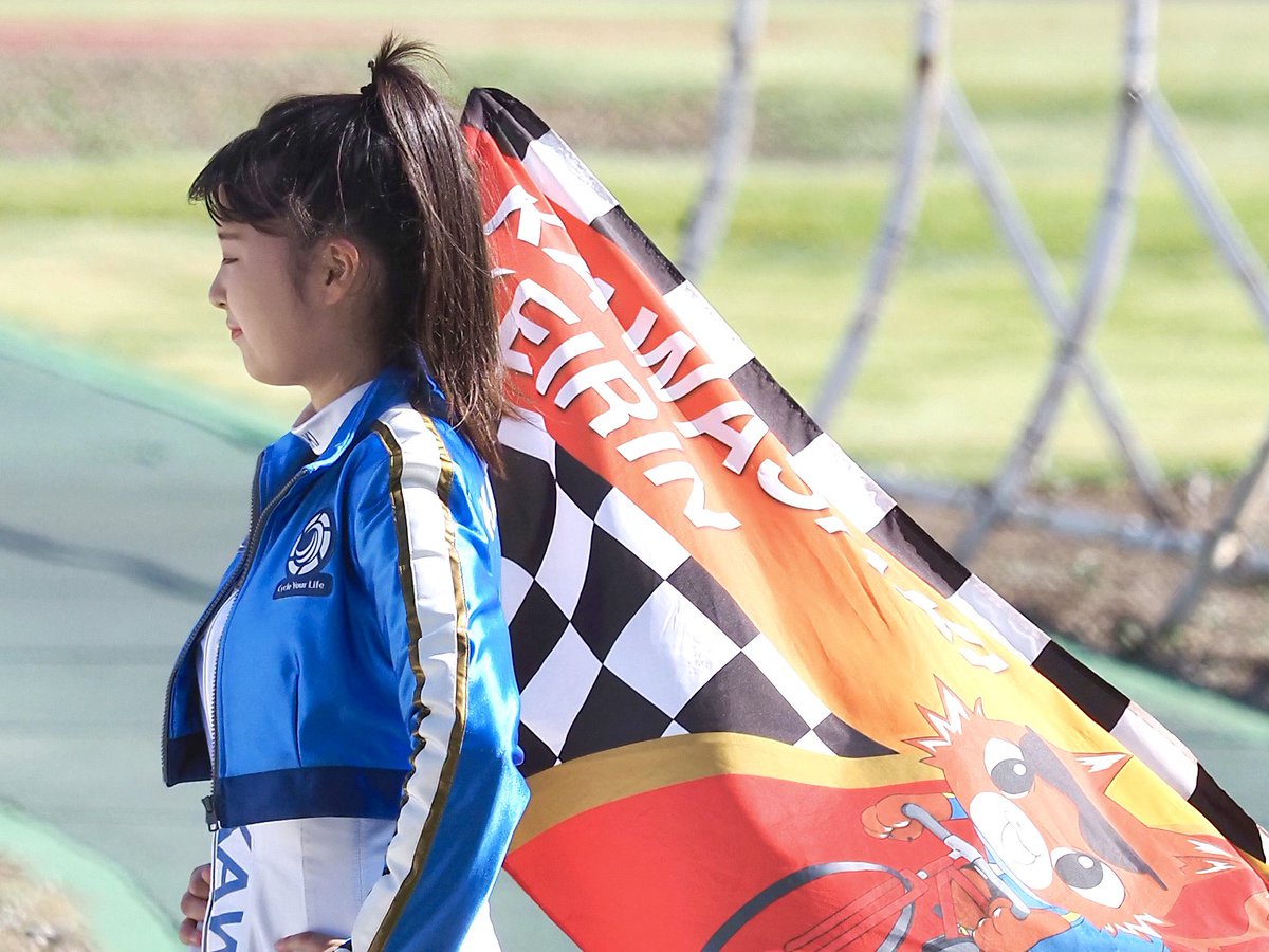 H 福田綾子 Etiketa Sto Twitter