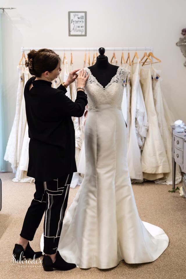 bridalrelovedLe's tweet photo. This stunning dress made from Mikado Silk is pure elegance, with the stunning embroidered lace bodice and key hole back it really does look sensational from every angle 👰🏼💕

This dress is BRAND new and in store for just half the retail price!!

#samplegowns https://t.co/n8jPXLvY24