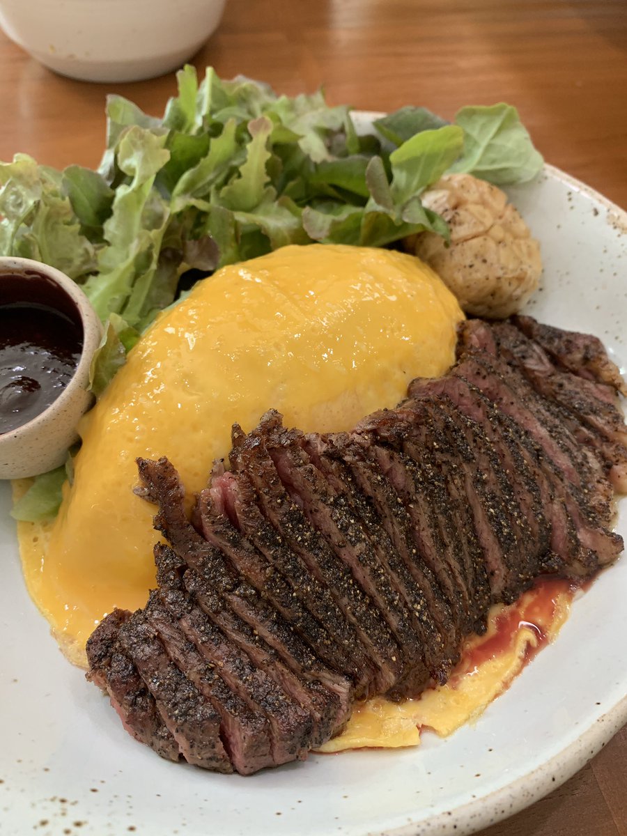 couple_dimple's tweet photo. 📍Ekamai Macchiato (เอกมัย12)

คาเฟ่ย่านเอกมัย ที่ได้ users’ choice 2019 ของ wongnai เด่นเรื่องอาหารคาว อาหารแต่ละจานเสิร์ฟมาในปริมาณค่อนข้างใหญ่ 

🚗 รถจอดหน้าร้านได้ประมาณ 5 คัน

⏰ Open 8 AM-6 PM
ควรไปก่อนเที่ยง คนจะไม่ค่อยเยอะมาก

#รีวิวคาเฟ่ #คาเฟ่ #คาเฟ่เอกมัย
@aroii https://t.co/nfl5uw8HmX