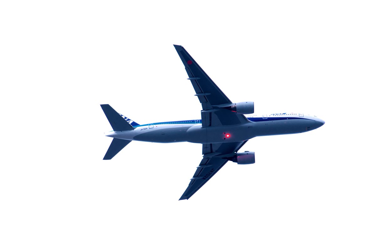 cosmossadao's tweet photo. #JA702A 
モデル：#Boeing_777_281 さん 
#乗り物 #航空機 #ジェット旅客機 #ANA #カッコイイ 
#SONY #α6400 #Eマウント #LA_EA3 #SAL70300G #Aマウント #Gレンズ #超望遠 #ズームレンズ 
#SILKYPIXDeveloperStudioPro9 
#αCafé #サダヤン https://t.co/CSIuO8ffnb