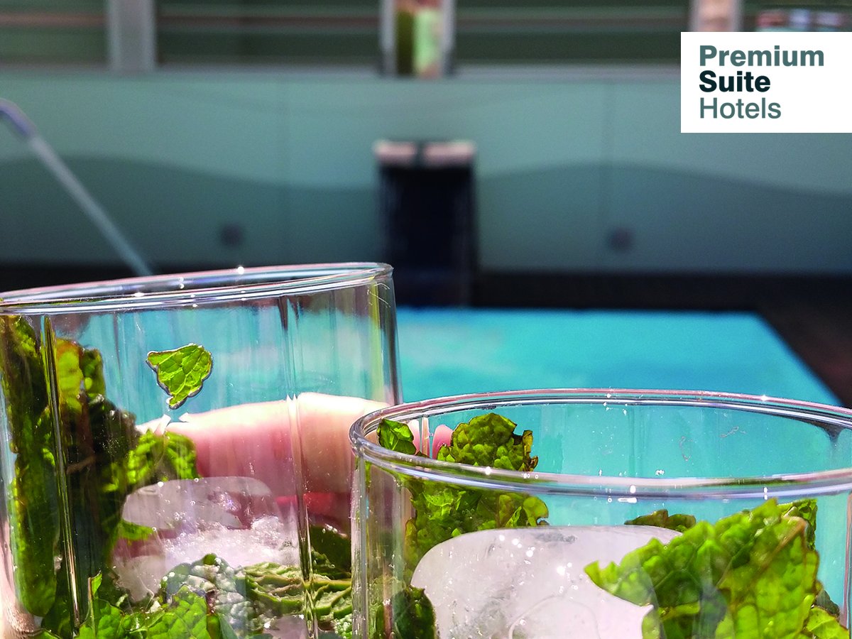 PSHotels's tweet photo. ¡Todas las personas que la prueban, la recuerdan 🍋💛! La limonada con menta de #AkoSuite es el mejor refresco del verano. A partir de las 12h, la encontrarás en recepción. https://t.co/6kLW9fwNfS