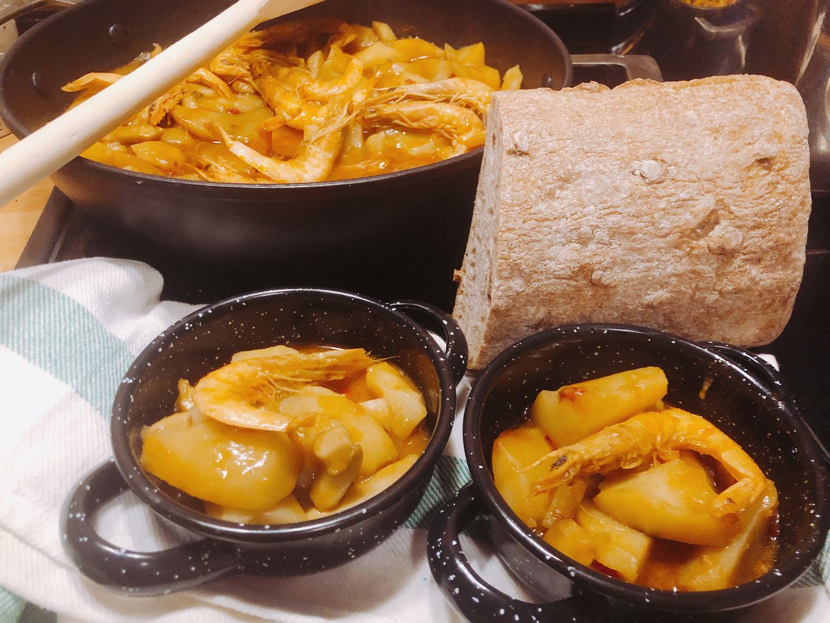 Guiso de patatas con calamares y gambas al Palo Cortado
delascosasdelcomer.com/2019/02/11/gui…