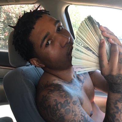 GoHustleSale's tweet photo. #NewProfilePic https://t.co/74YF9WyQgv