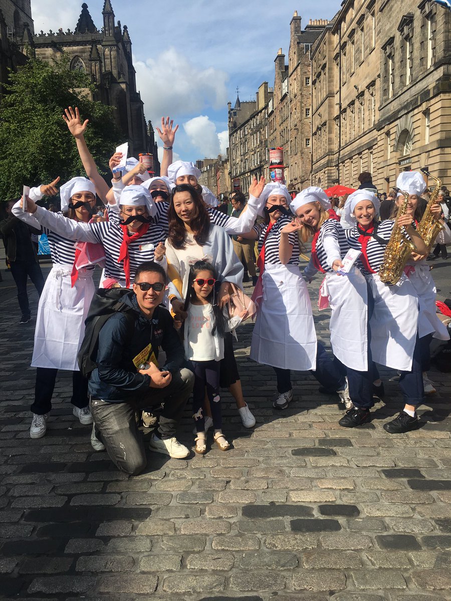 SeckfordTC's tweet photo. Making friends on the mile! Come & support us at 2.05pm today #spacetriplex #delicieux @edfringe https://t.co/Ht738P8IM5