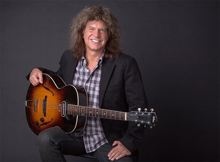 Happy Birthday  Pat Metheny
1954 8 12                  65      1960 8 12              59 