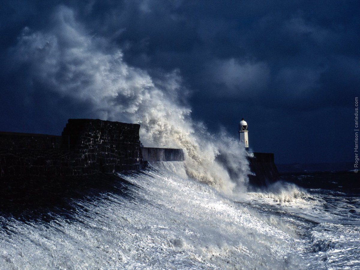 Porthcawl at the weekend
#hasselblad #h1 #Porthcawl #storm #waves #provia  #filmphotography #filmisnotdead #believeinfilm #mediumformat #heyfsc #bridgend @hasselblad