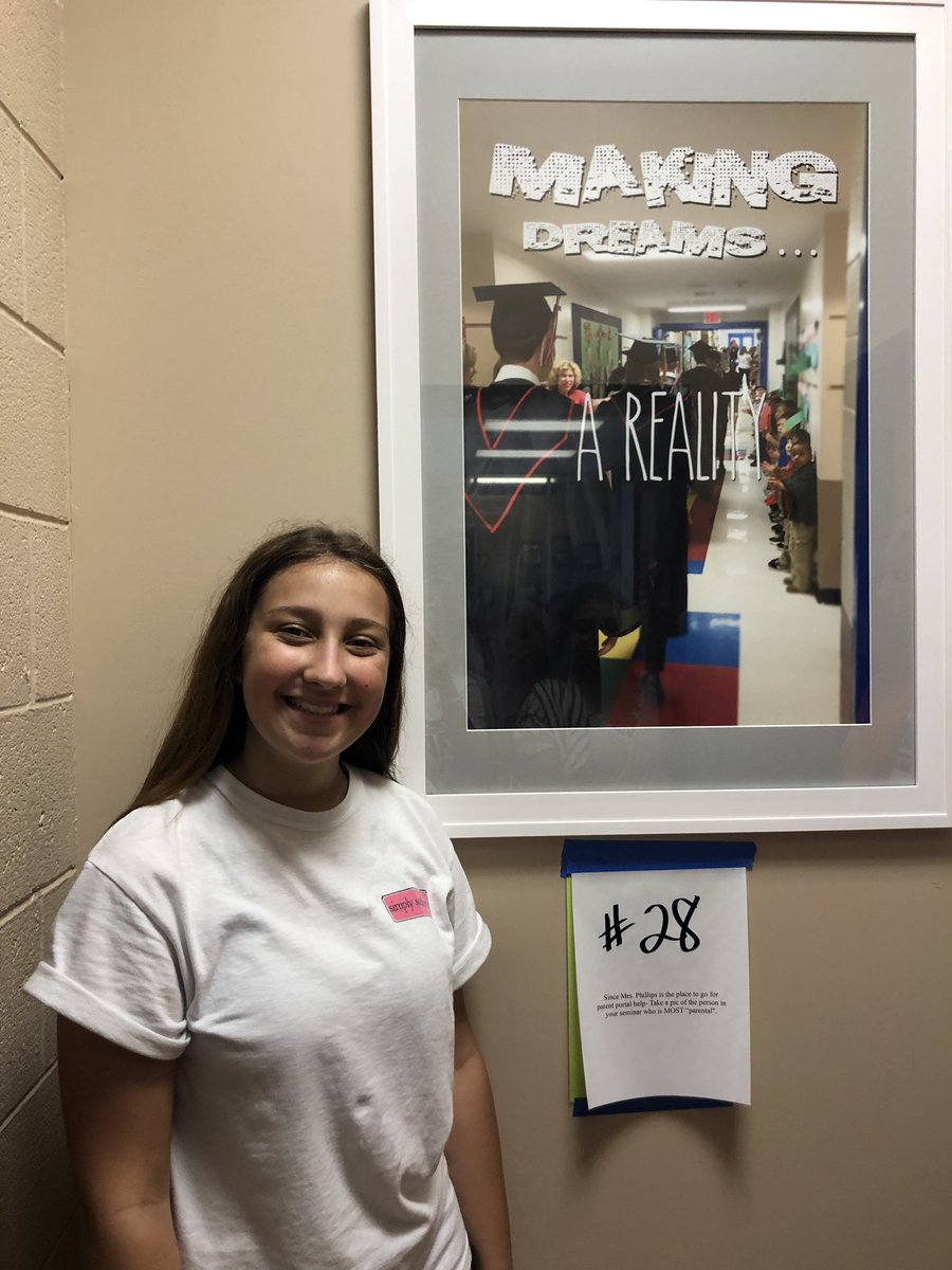 crossens_nest's tweet photo. #28 when she’s not taking AP classes, she’s busy being @LeeZBesT mom in class #srhs1920 #crossengivesyouwings #raider101 https://t.co/42FfOYnsvg