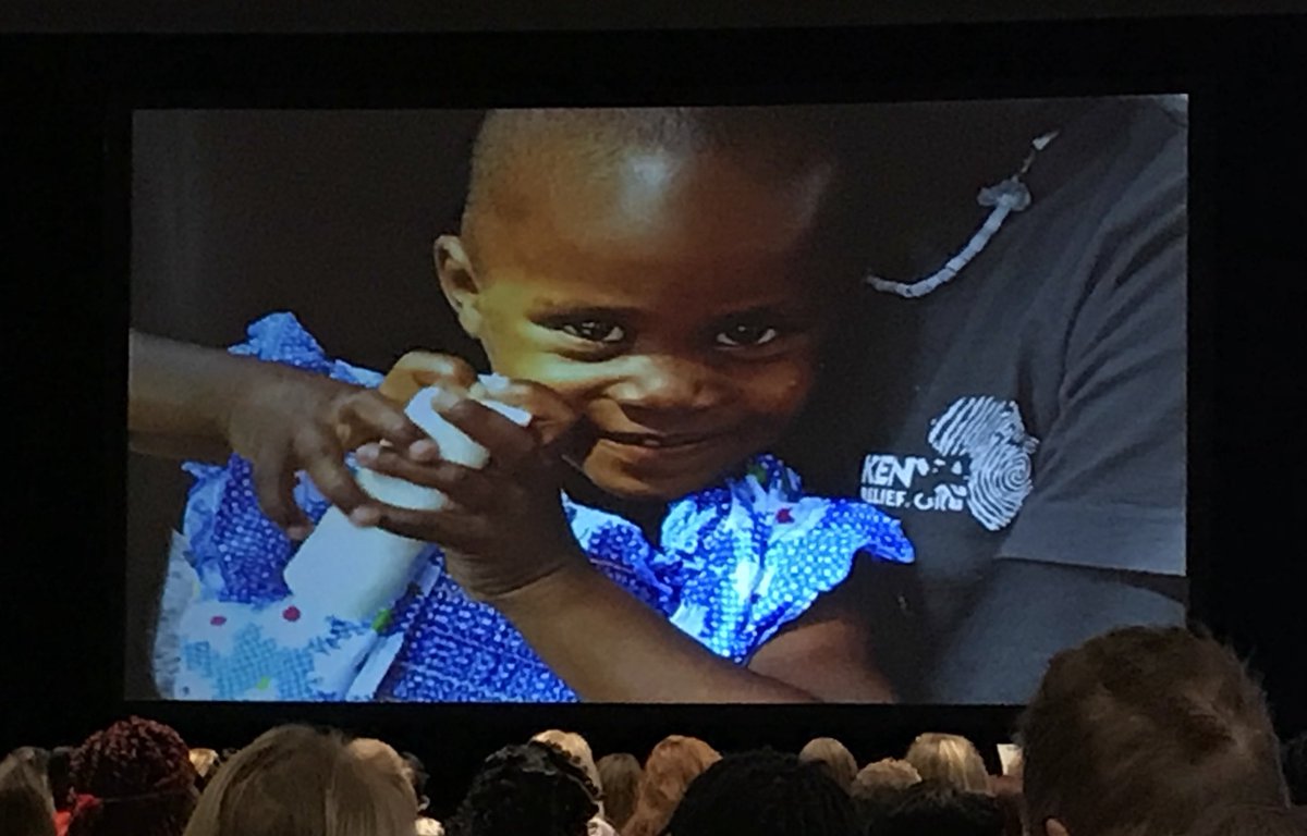JaneLam_SW's tweet photo. “The biggest reward for us when we #serve, is the #smile we get!”
@DerreckKayongo’s keynote at #AASCturns20 gives us wisdom on how we serve: 
Seek #balance, #consistence, #justice, #passion &amp; a cause for # #humanity https://t.co/P2FLm5njEt