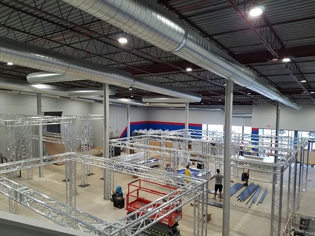 BirnbaumCompany's tweet photo. Construction continues for @thewarriorfactory Buffalo. This location is expected to open early September, padding and obstacles are being installed next.

#thewarriorfactory #ninja #ninjawarrior #americanninjawarrior #anw #obstacle #franchise #franchiseo… https://t.co/0UxfSjW3ov https://t.co/ynqNzAweyH