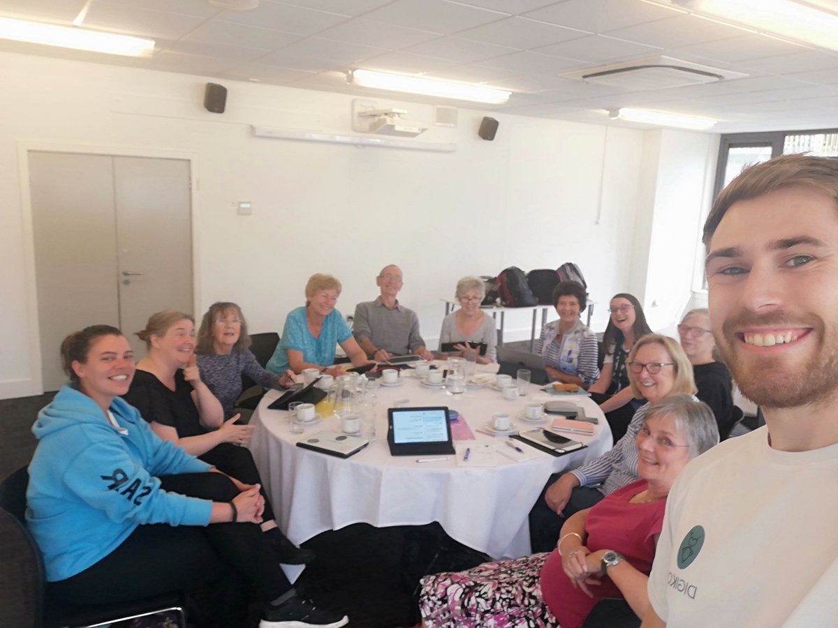 digi_kick's tweet photo. Brilliant session with these amazing people at the Culture Club today. We had a look at one shopping, and ate cake! ππ° @DSMchic #TeaandTinternet #fulloncake #cantstoplaughing #beautifulpeople https://t.co/xABTkwR6Jq